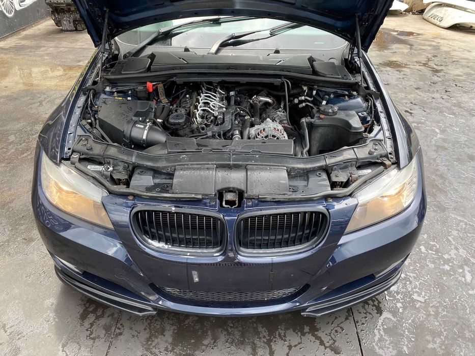 Dezmembrez bmw 330d e90 facelift n57/bara fata e90/far e90/capota e90/