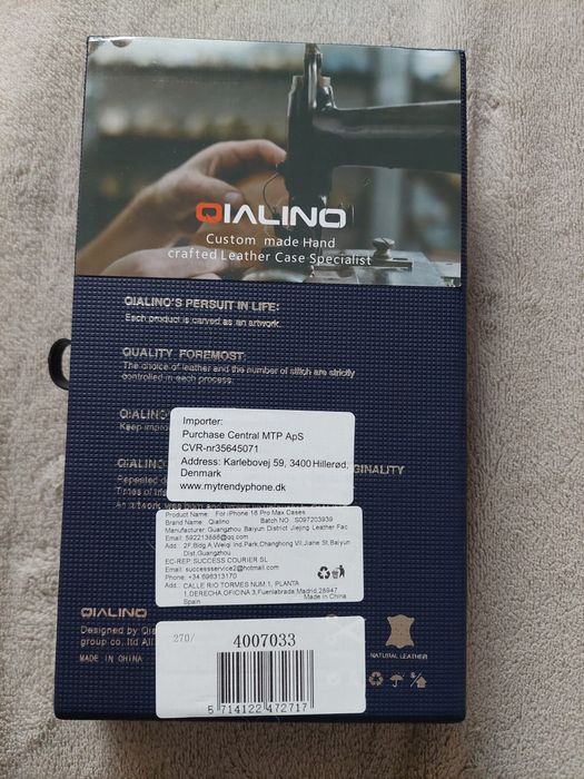 Husa iPhone 16 Pro Max, Qialino Classic din piele tip carte  Maro