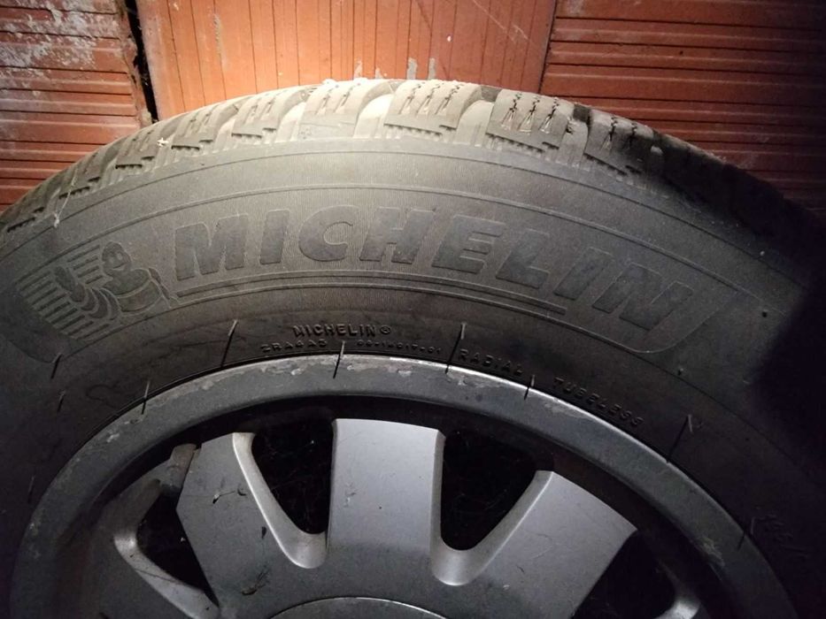 6JX15H2 ET45 алуминиеви джанти с Michelin и Dunlop гуми