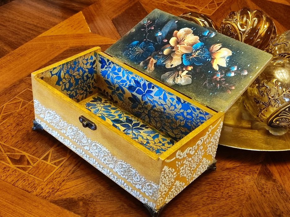 Луксозна дизайнерска кутия за бижута!