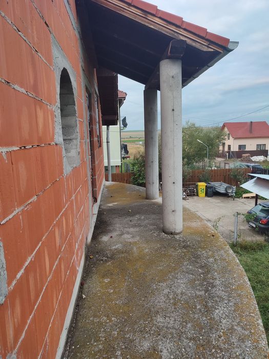 Casa de vanzare sura mica