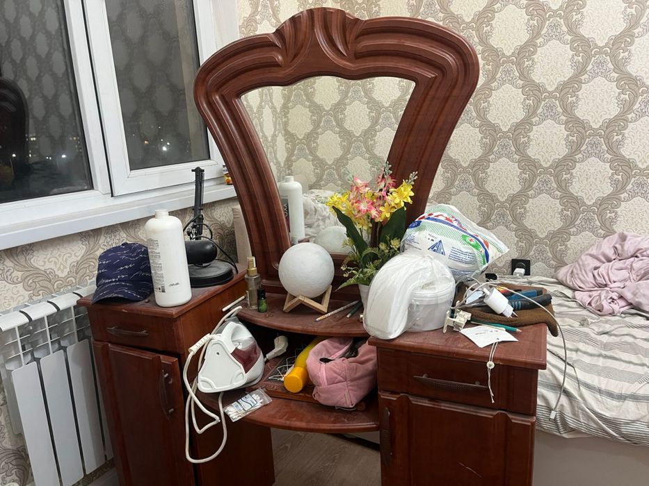 Продается спальный гарнитур