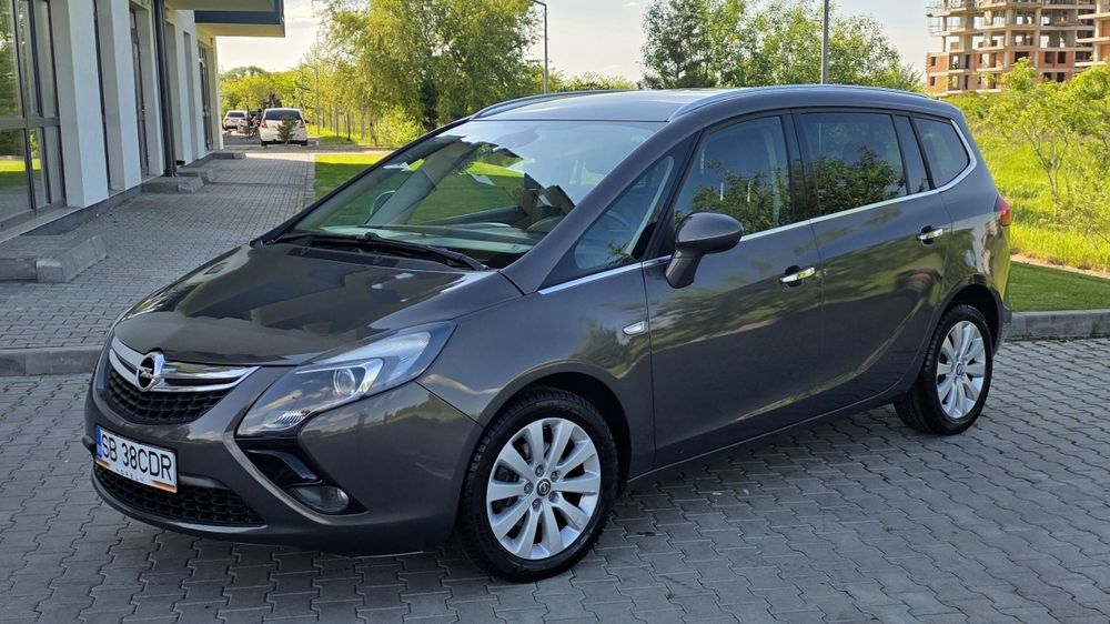 Vand sau schimb Opel Zafira 7LOCURI 1.6 benzina 2014