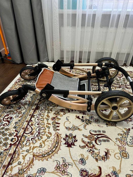 Продам коляску-трансформер 2 в 1