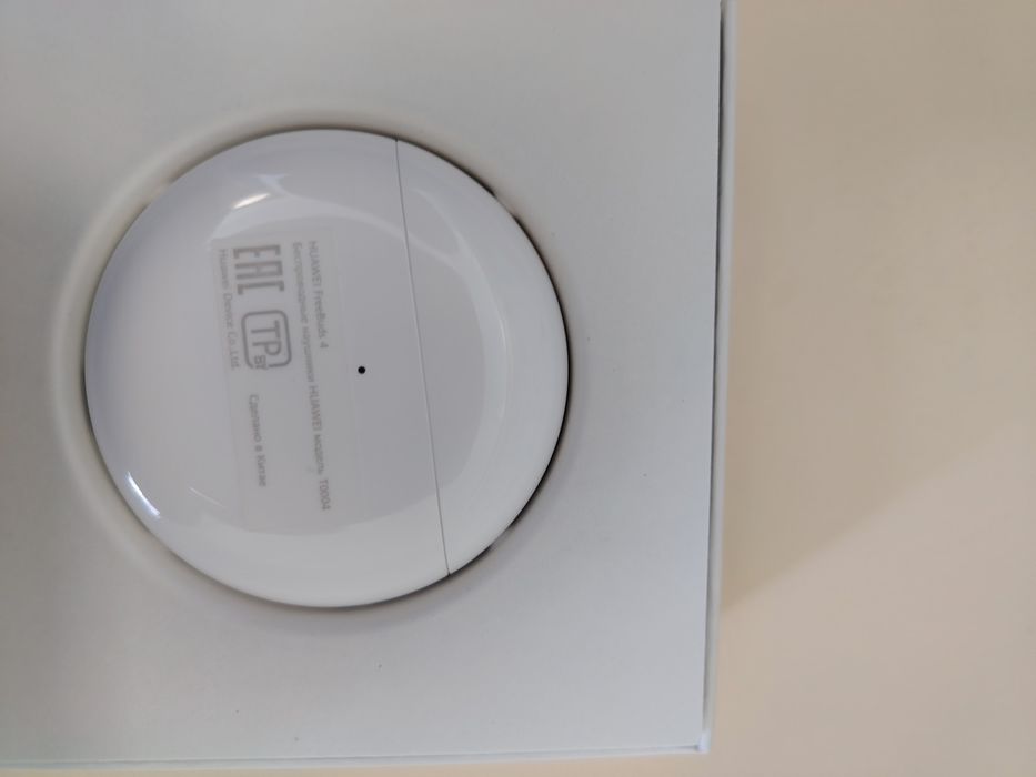 Продаю "HUAWEI FreeBuds 4"