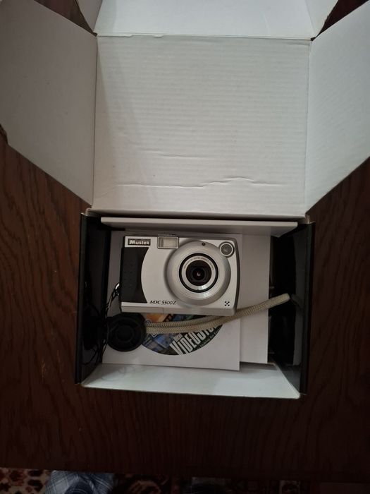 Camera foto digitala MDC 5500 Z , noua. Nu alimenteaza.