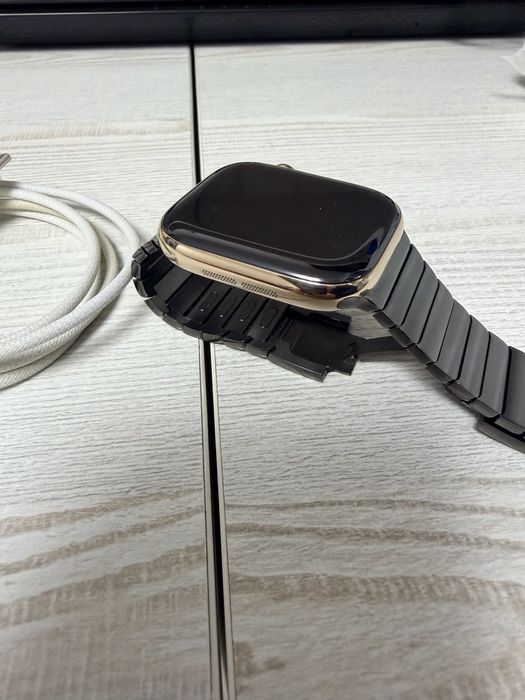 Apple watch 10 46mm gold titanium