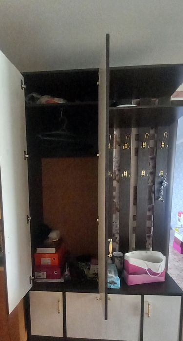 Продам прихожую 50000