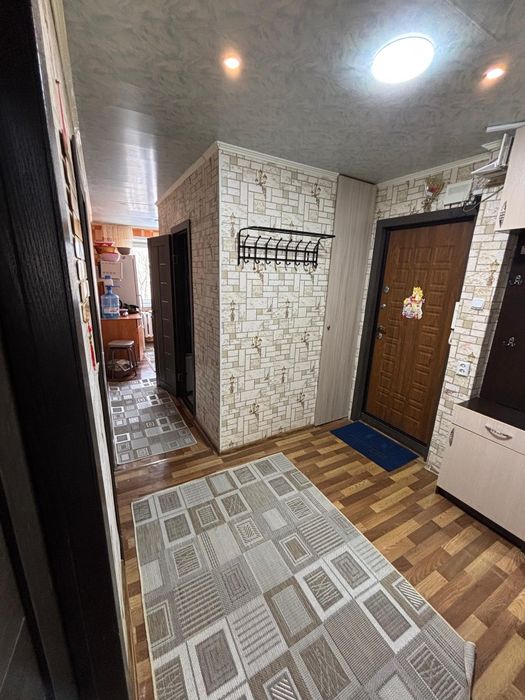 Продам 3 комн., квар. 6-12, 3 этаж.