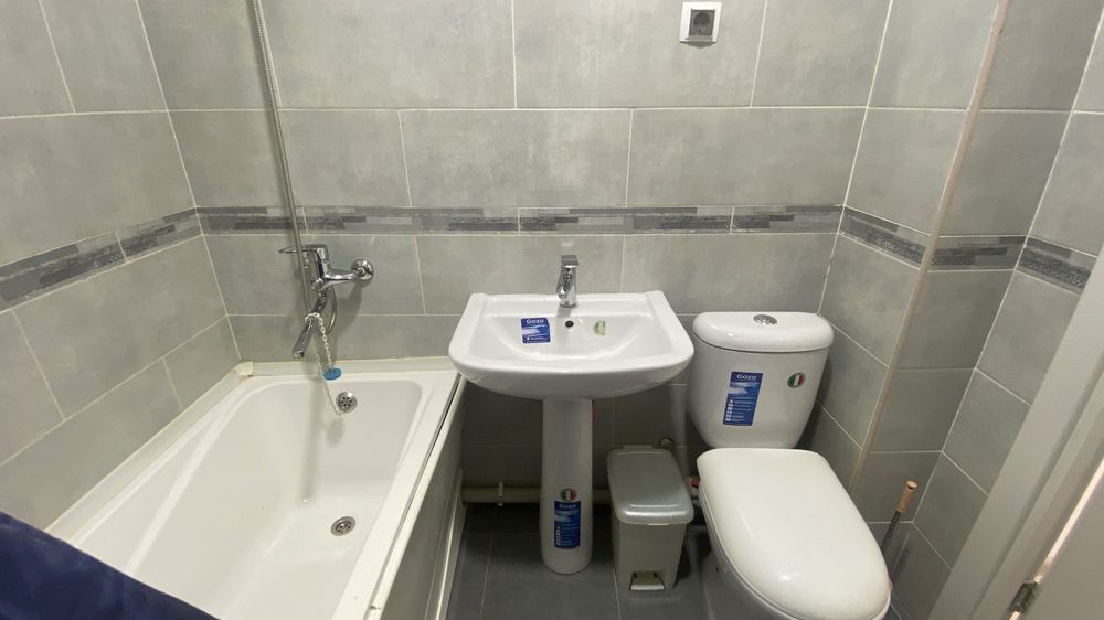 Продается 3-х комнатная квартира с ремонтом Узбум AU