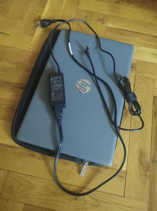 Латоп HP (AMD DC Ryzen 3, 15.6HD Display, 500GB SSD, 8GB RAM) като нов