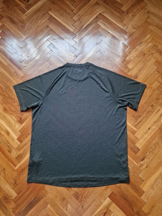 Страхотна мъжка тениска UNDER ARMOUR  размер XL