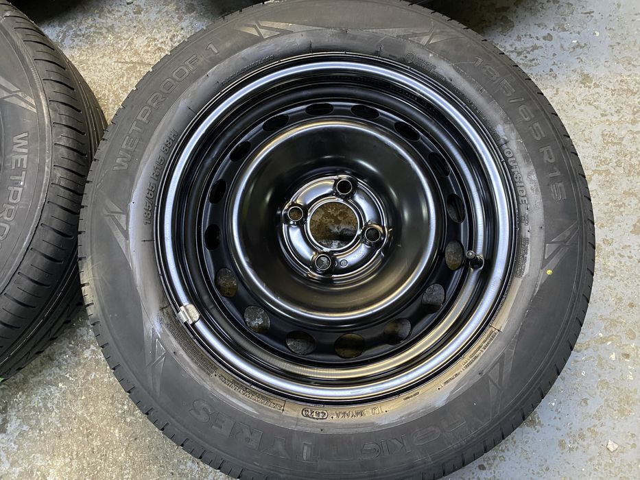 Roti vara R15 NOI Dacia Logan Lodgy Dokker Sandero 185/65R15 Nokian NOI