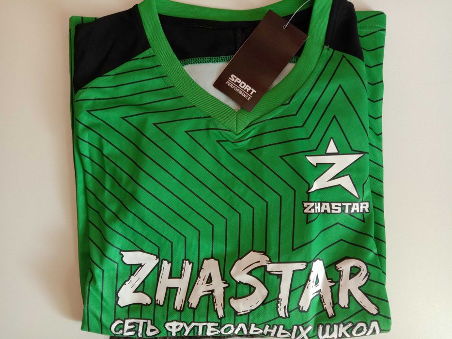 Летняя футбольная форма на 13-14 лет