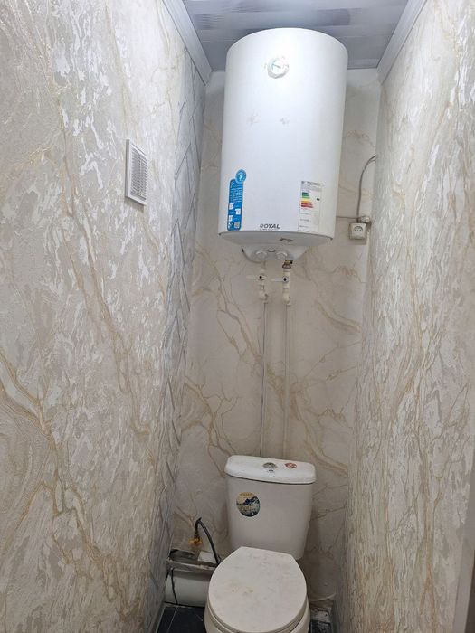 Продаётся 2  комнатная