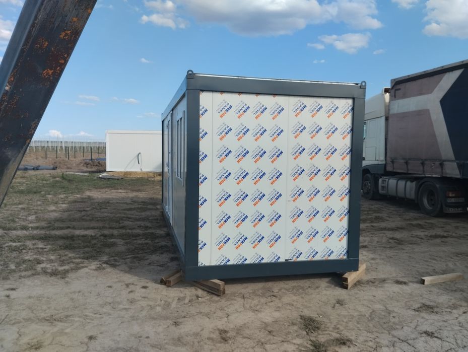 Vand container tip birou cu grup sanitar