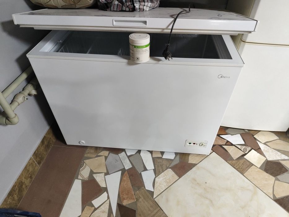 Продаю морозильную камеру Media