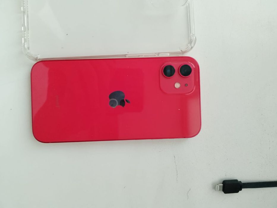 Айфон 12 красный