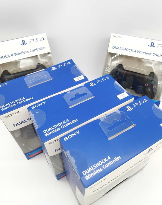 ! Чисто НОВИ ! Оригинални SONY Dualshock 4 V2 Black/ Гаранция - 24м.