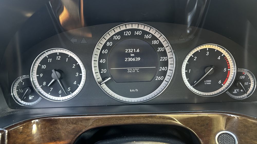 Mercedes E220 CDI