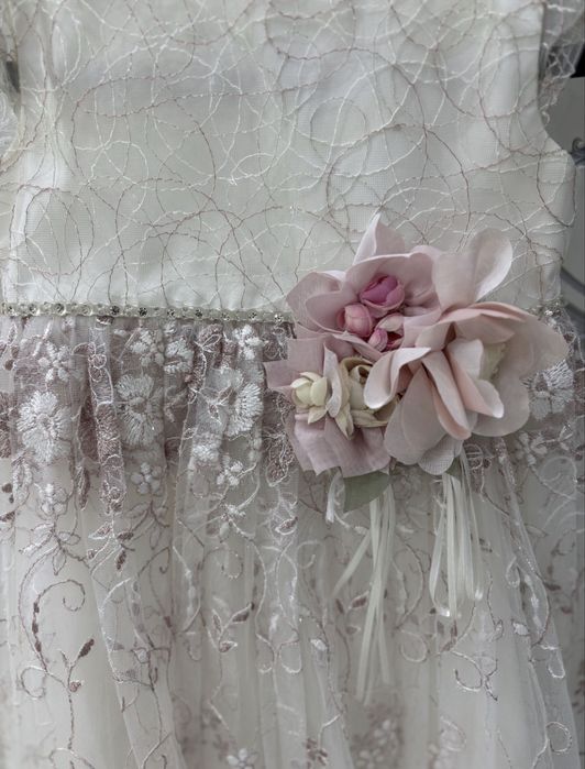 Девчачий нарядное платье