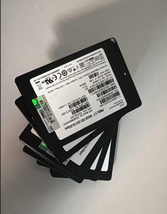 8x 960G SSD Enterprise Samsung PM883 960GB SATA HP Enterprise intre 3 si 7TB scrisi pe ele! - raport / SSD Server