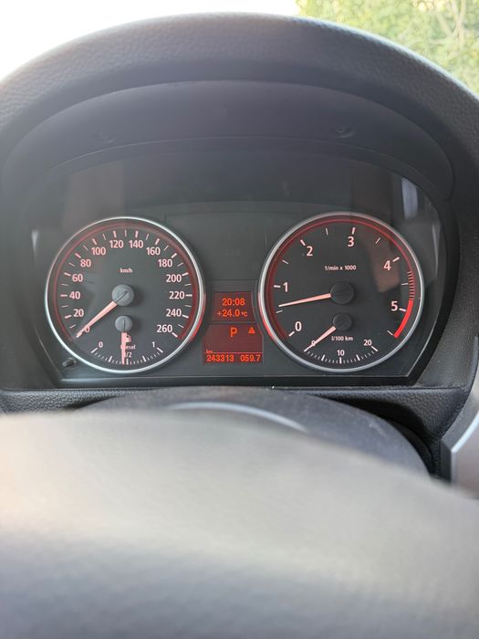 Продава се BMW e90