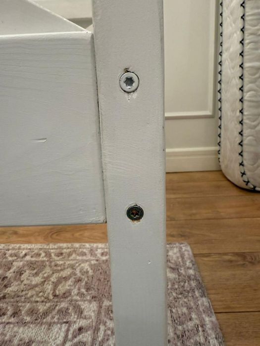 Кровать, натуральное дерево