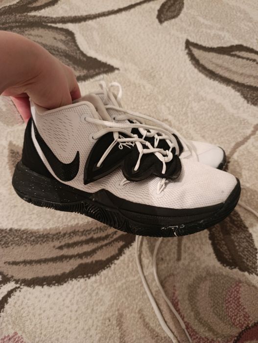 Баскетбольные кроссовки