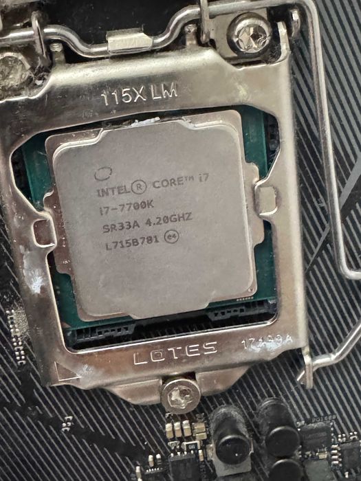 kit placa de baza Asus Strix z270e Gaming  /intel  core I7-7700K
