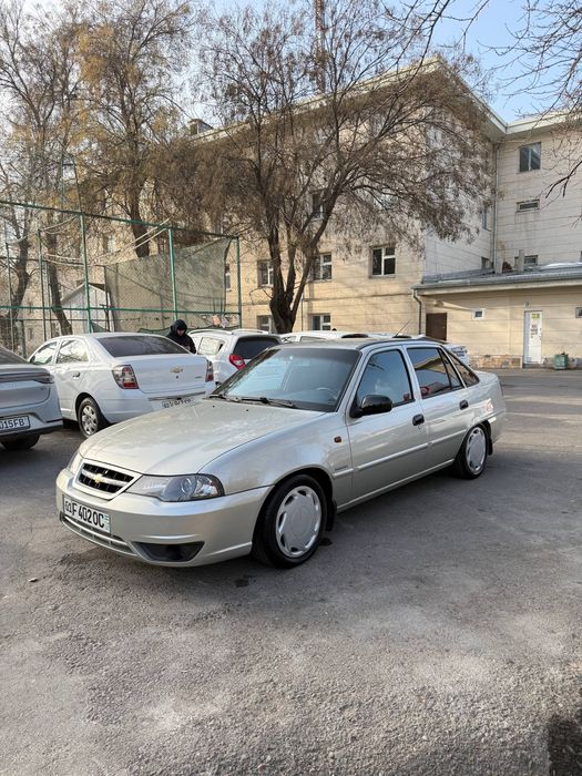 Nexia 2 donc 1.6 srochna sotiladi