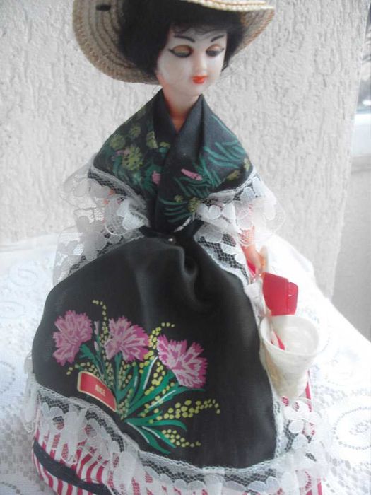 колекционерска френска кукла от региона на Ница