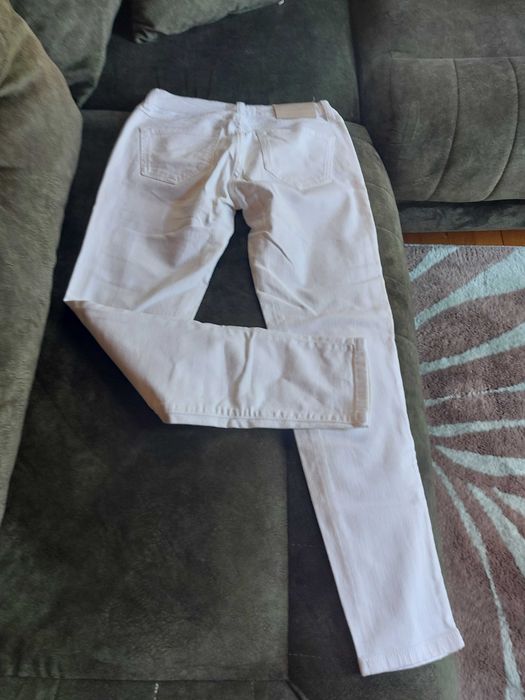 Дамски дънки на ZARA