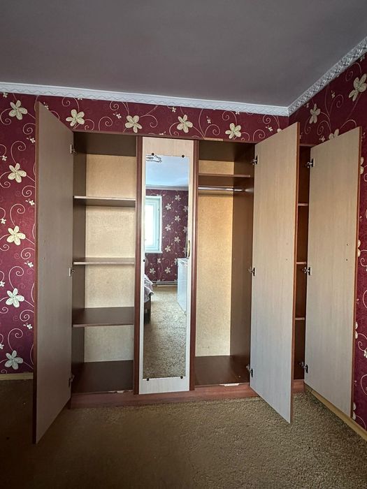 Продам спальный гарнитур