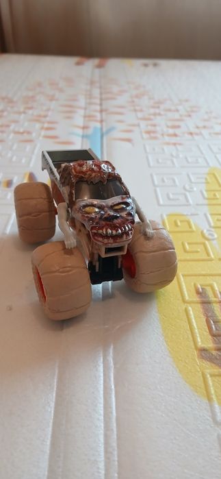 Monster Jam zombi