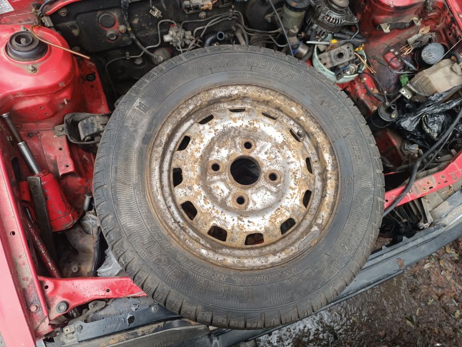 Колесо на Mazda 323