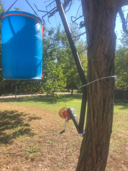 Стойка за автоматична хранилка за диви животни