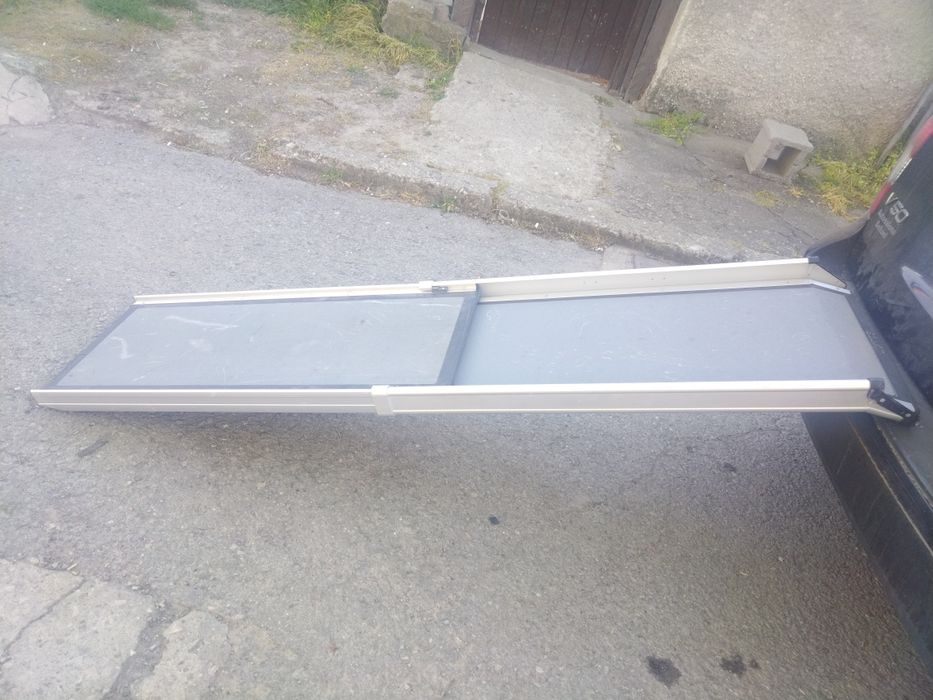 Сгъваема рампа за кучета и други големи домашни любимци
ИДЕАЛНО ЗА СТА