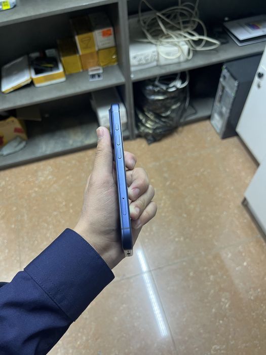 Iphone 17 pro 256гб почти новый