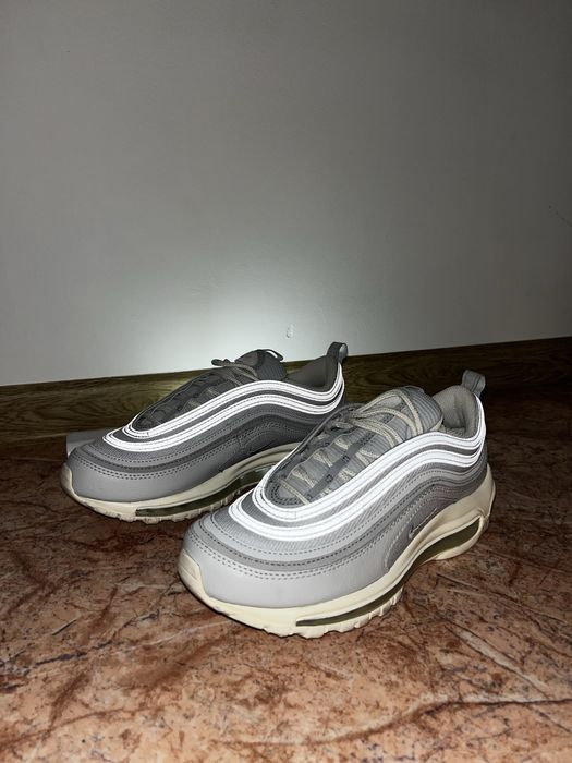 Продам оригинальные Nike Air Max 97