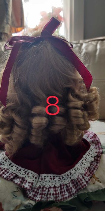 Порцеланова кукла Доли