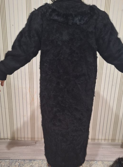 Продам женскую шубу мутон