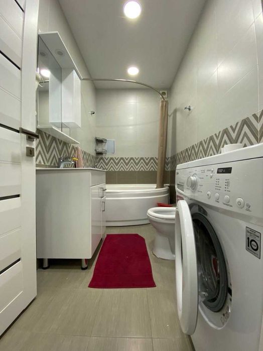 аренда 3-х комн ориентир  гостиница Россия