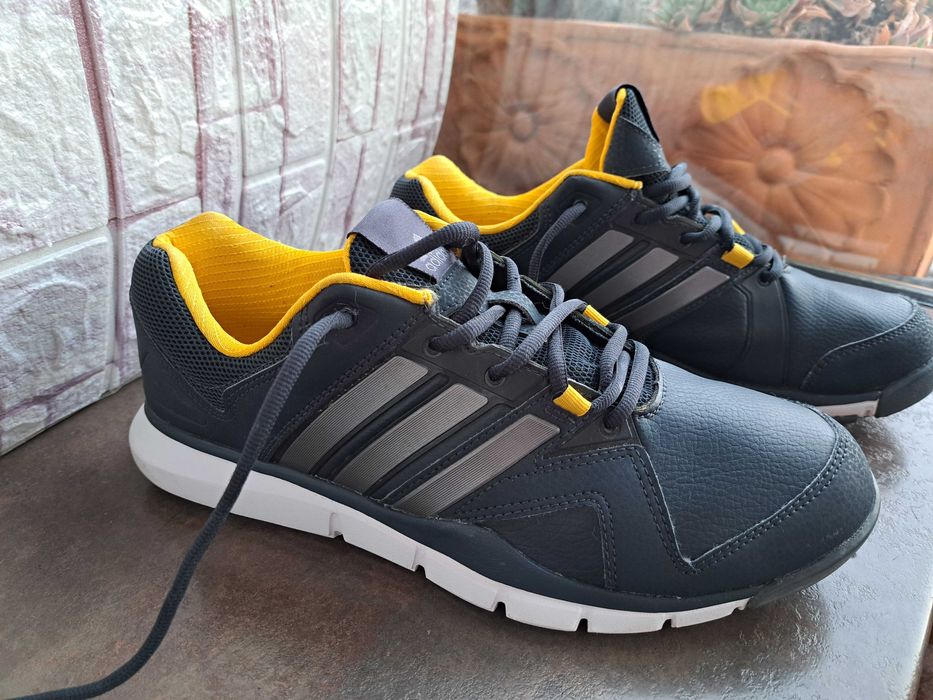 мъжки маратонки,кецове,спортни обувки,ном42,5 Adidas,адидас