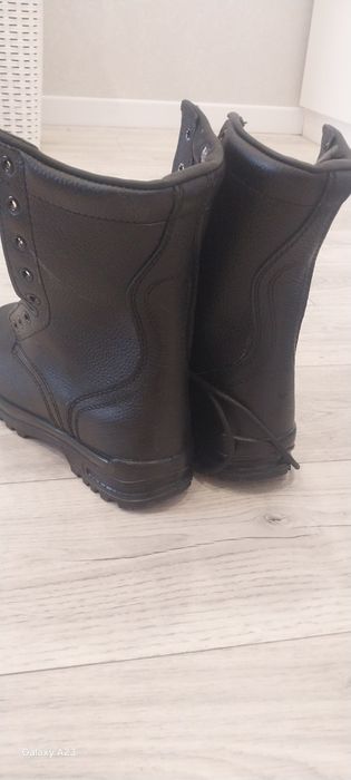 Продам берцы 40.41.42 размер.