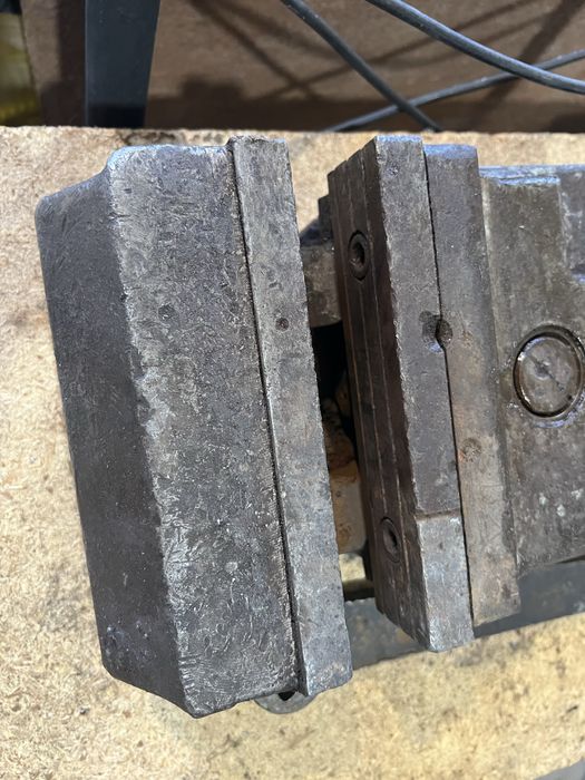 Menghina industriala ptr masini de rectificat, gaurit, banc etc