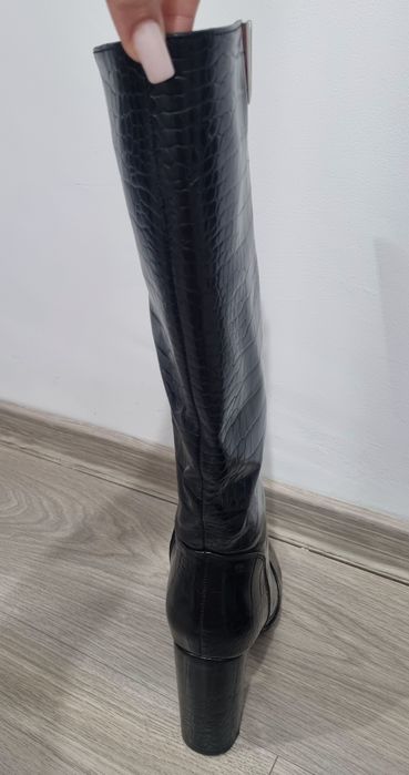 Cizme de damă până la genunchi