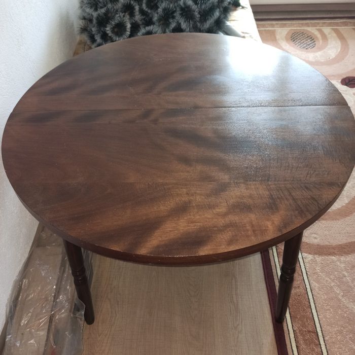 Кръгла трапезна  маса разтегателна