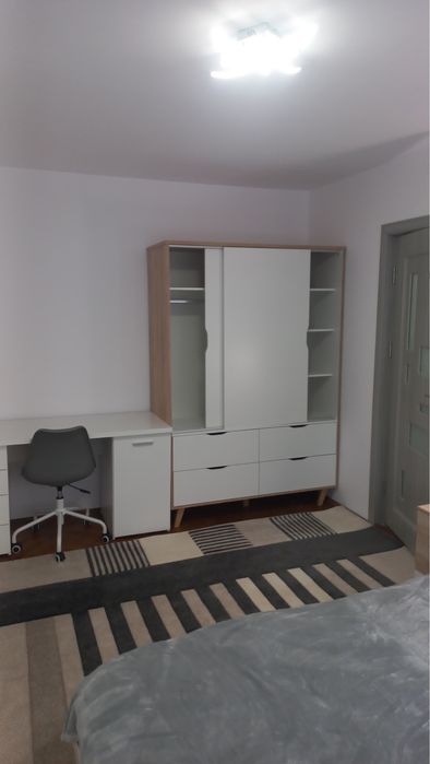 Apartament 2 camere, balcon la etajul 1 de inchiriat