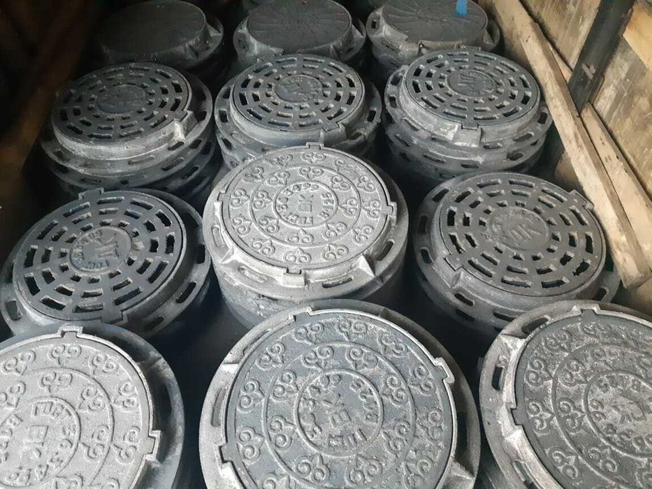 Чугунный люк (дождавик,вода премный)